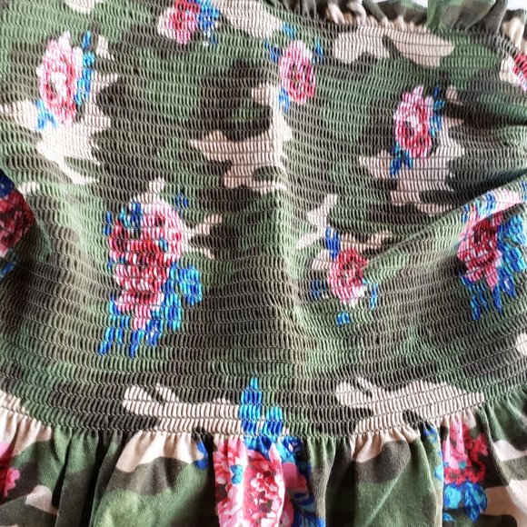 Cute Camo and Floral Tube Top Summer Vacation Size Small - Picture 2 of 5